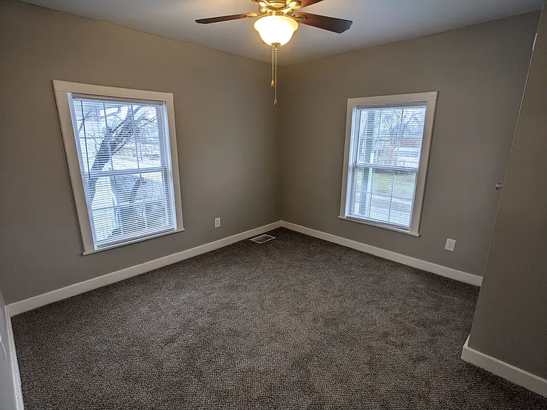 2168 Carrollton Ave — Photo 11