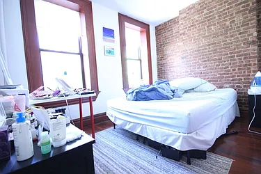 Rented by Dynamik Realty
