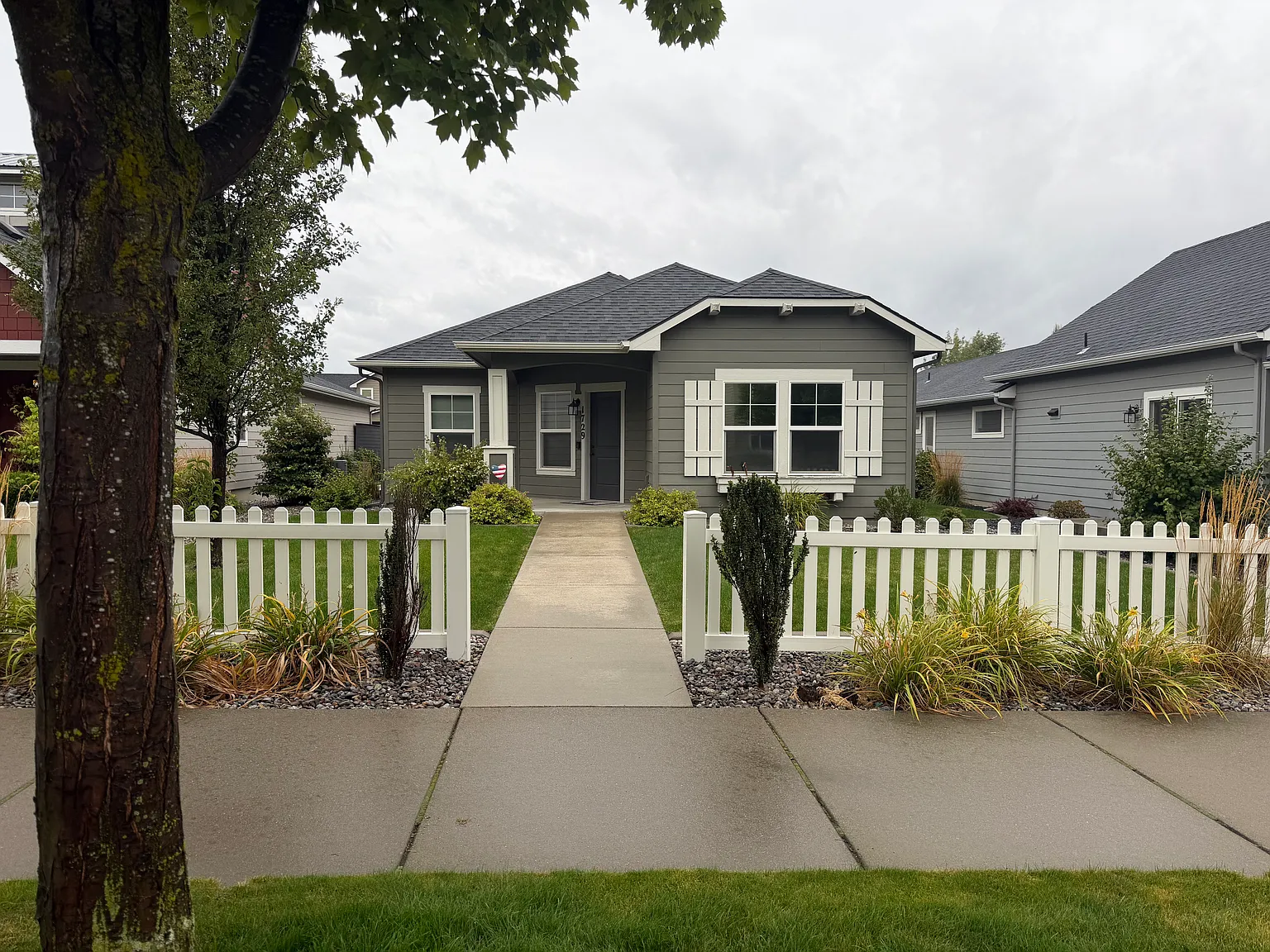 1729 N Holl Blvd — Photo 1