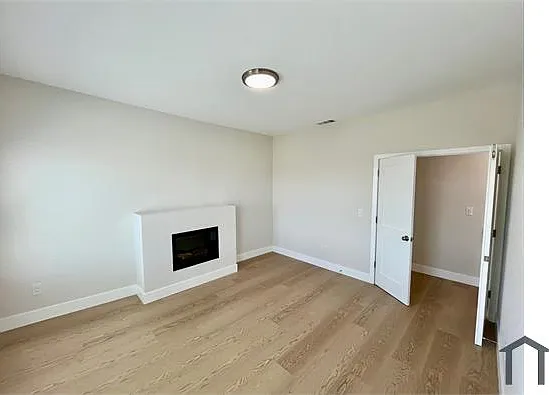 1561 Innes Ave — Photo 1