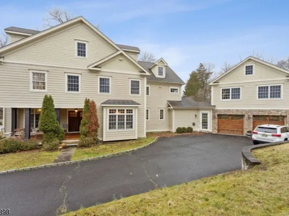 427 Lyons Rd, Basking Ridge, NJ 07920