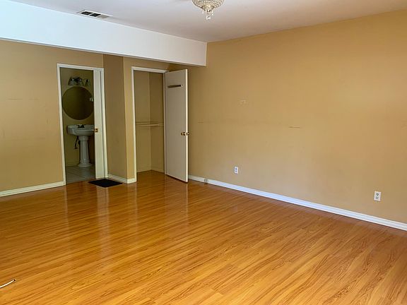 5th image of 423 W Le Roy Ave