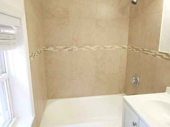 3rd image of 110 Kimball Ave #2