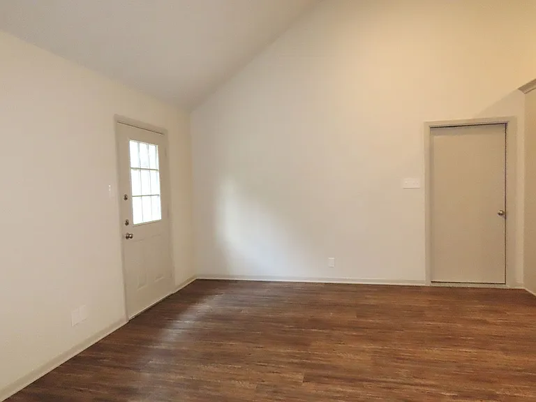 704 Kelli — Photo 11