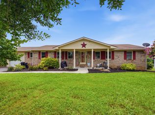 1684 Brookview Dr, Dandridge, TN 37725