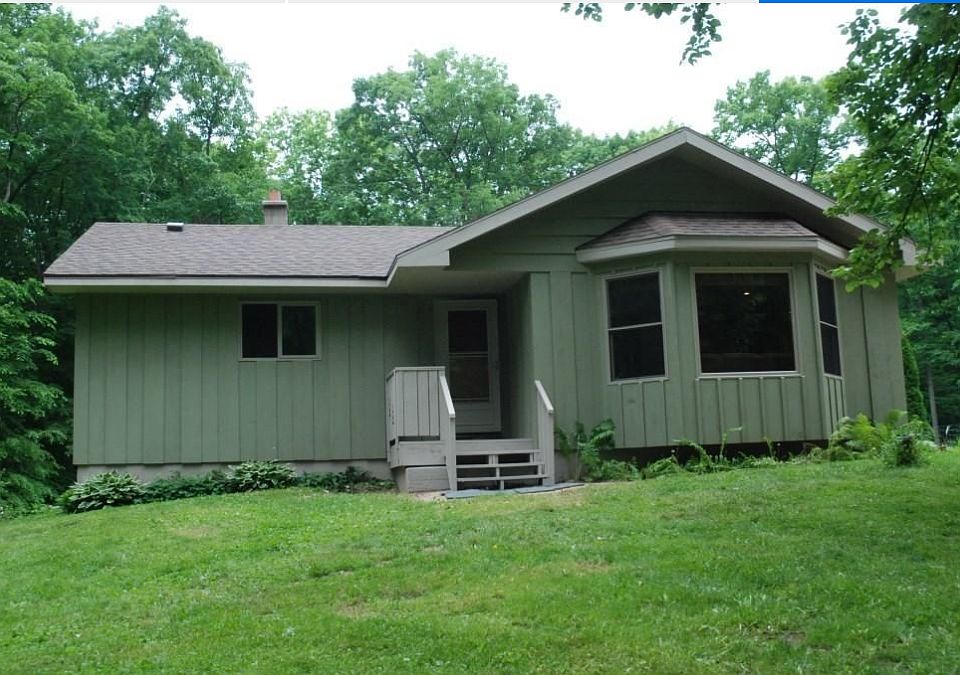 1st image of W1339 Woods Dr