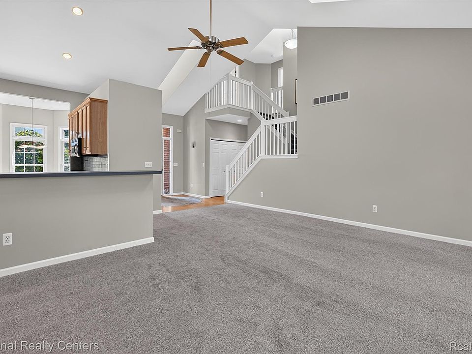 5590 River Park Ct, photo 10