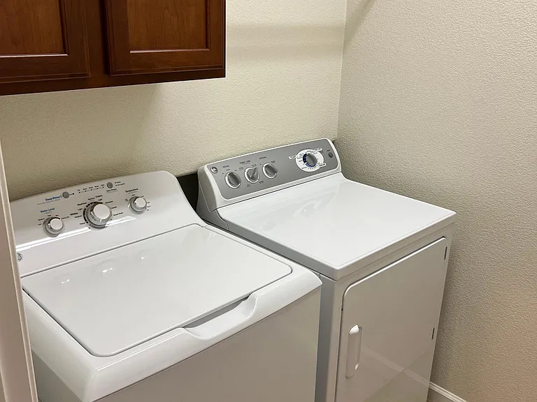 207 W La Flor Ln — Photo 17