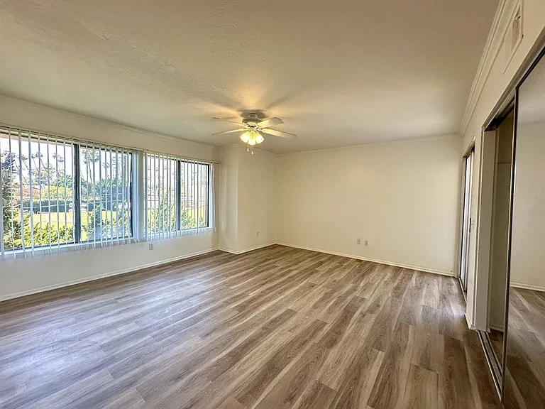 500 S Oak Knoll Ave #34 — Photo 9
