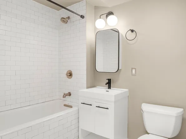 293 Hawthorne Street image 5 of 17