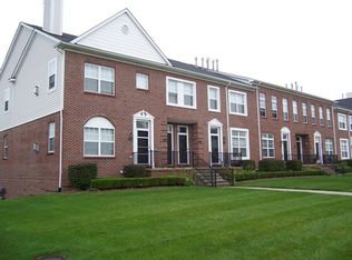 43095 Strand Dr, Sterling Heights, MI 48313
