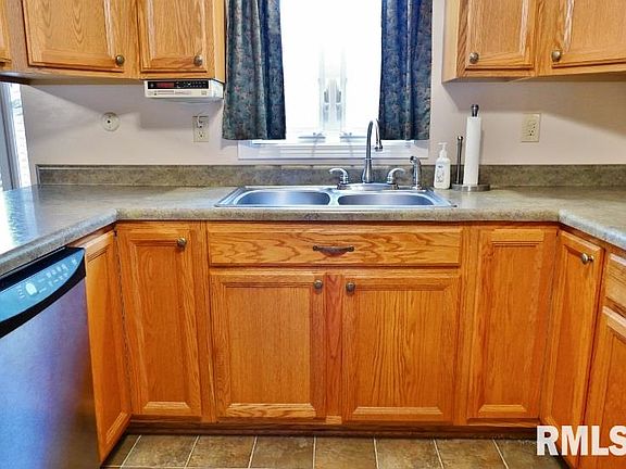 4th image of 1214 W Oakglen Dr