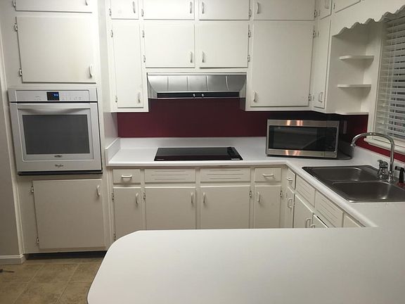 Brand new oven, cooktop and microwave