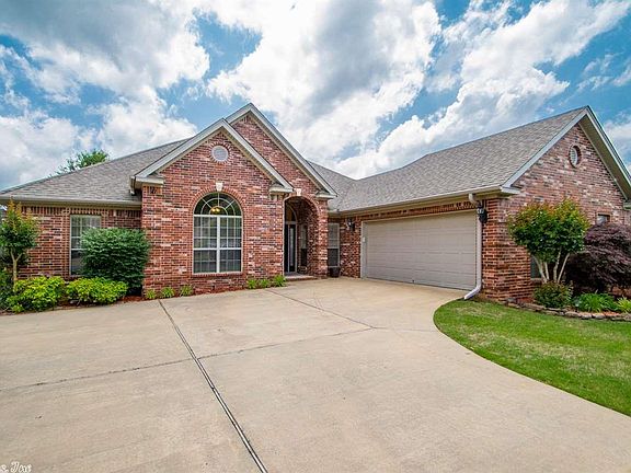 2nd image of 208 Maranes Cir