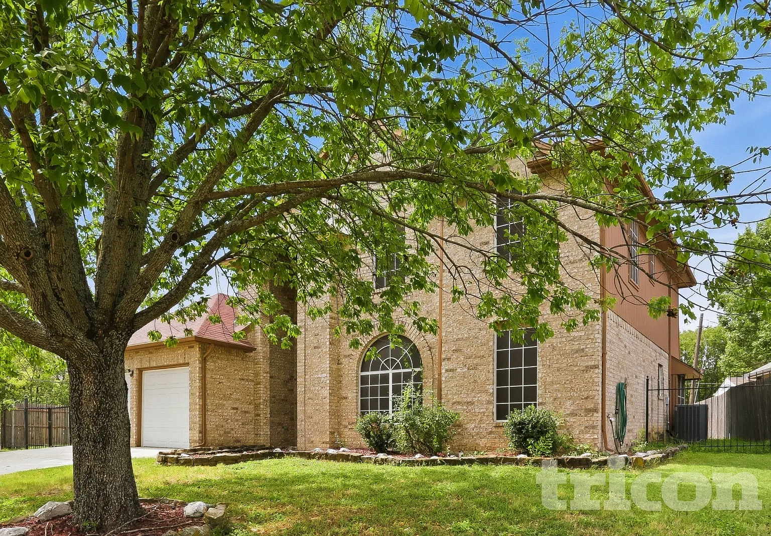 5516 Rolling Green Rd Arlington TX — Photo 2