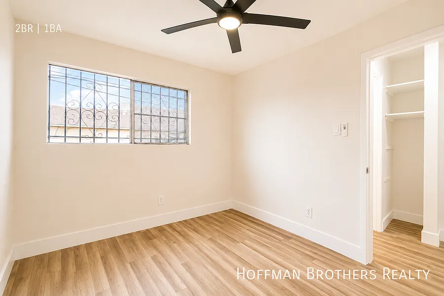 8104 S Main St Los Angeles, CA 90003 — Photo 4