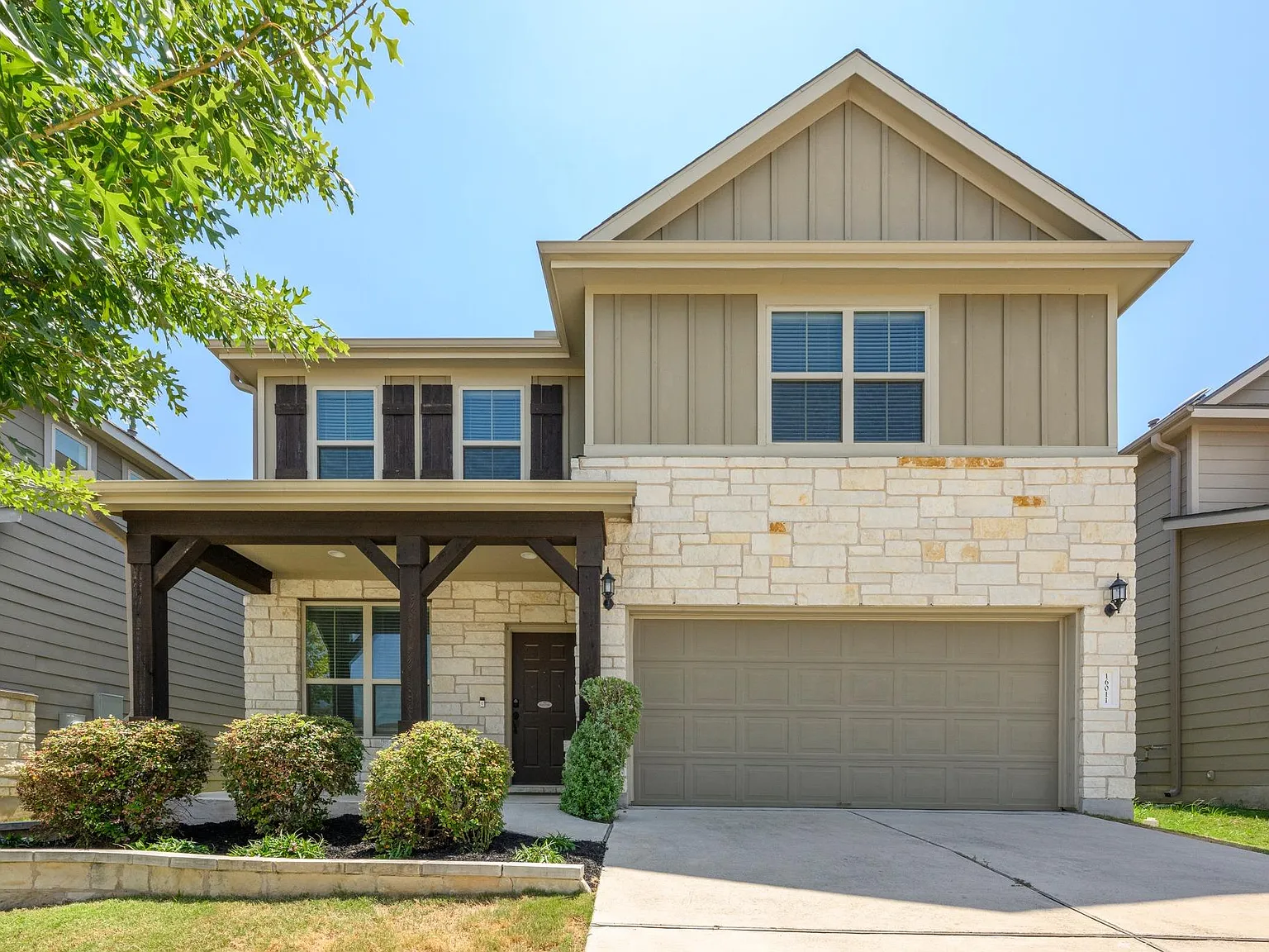 4 bed, 3.5 bath, 2498 sqft, $2,580 — Photo 1