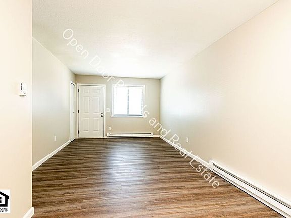 5th image of 403 Autumn Hills Dr