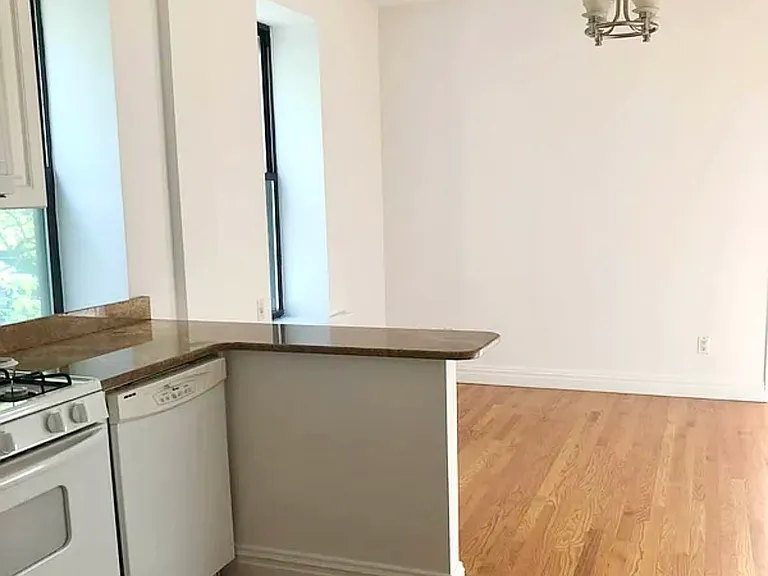 401 E 90th St #3S — Photo 1