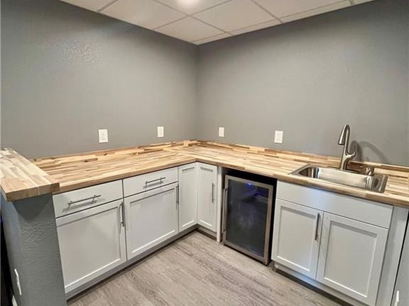 1311 N 4th St E, Louisburg, KS 66053