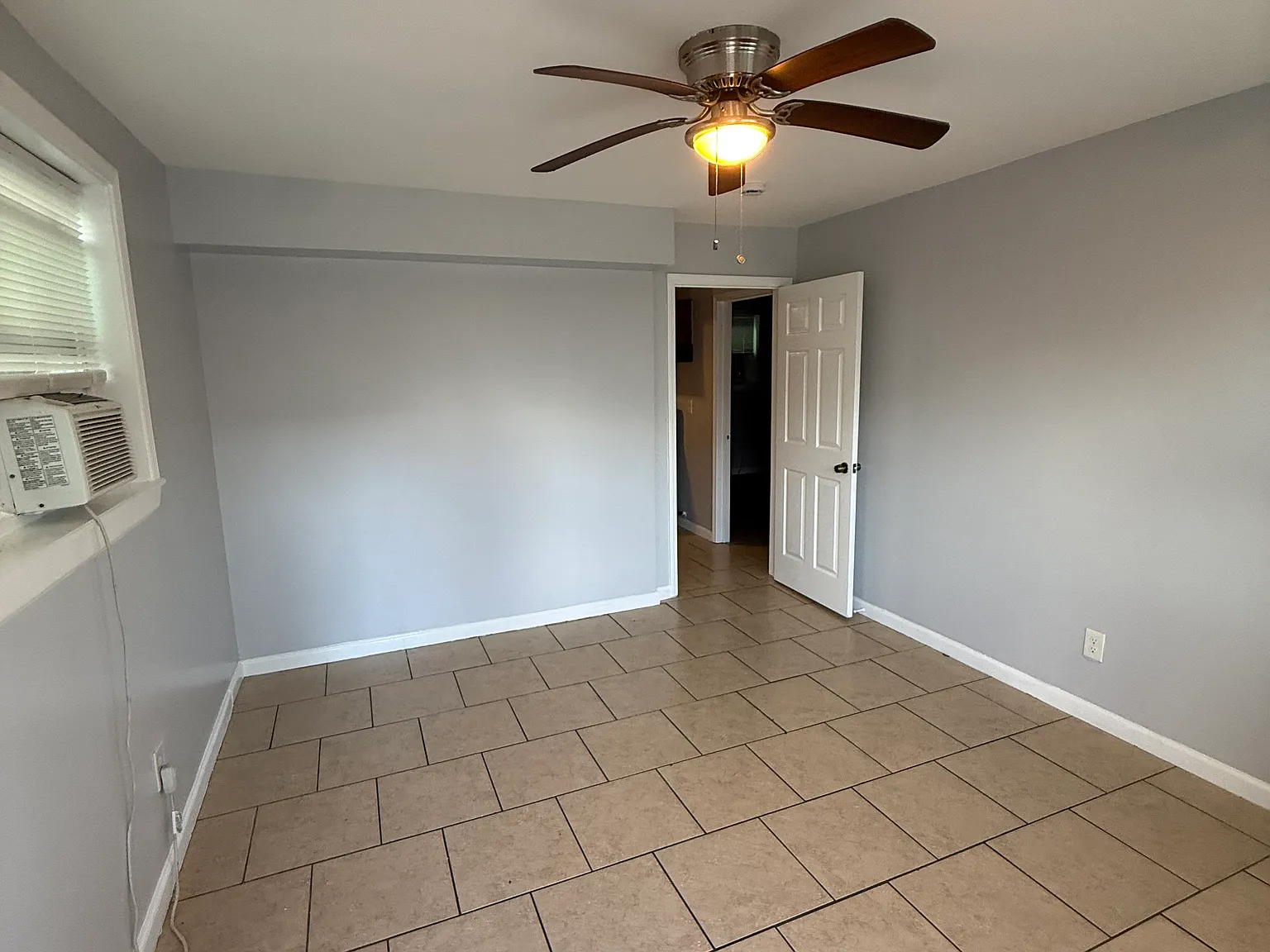 713 S Salcedo St — Photo 2