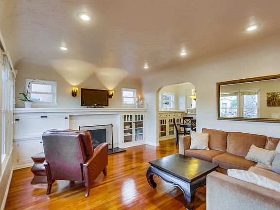 3rd image of 4430 41st St