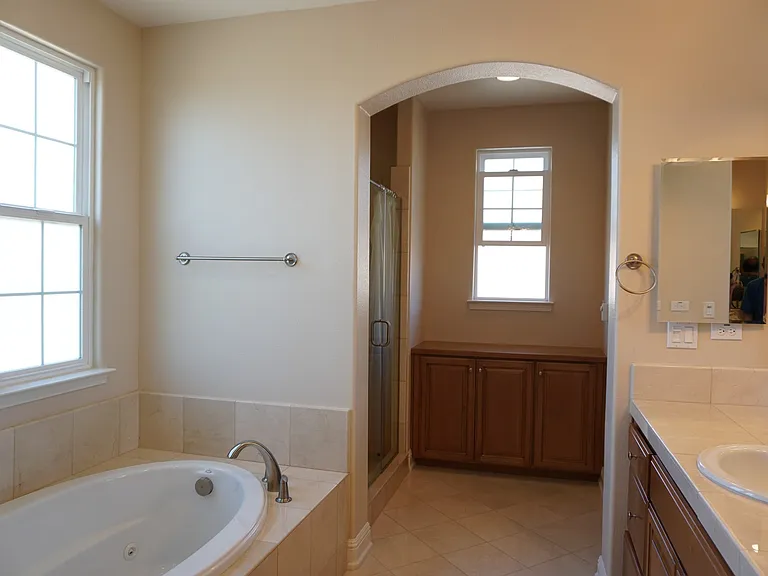18261 Bautista Cir — Photo 9