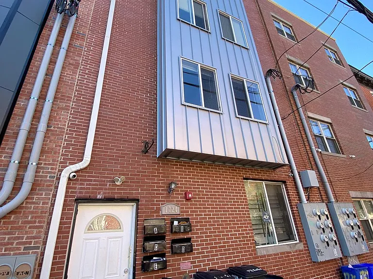 1724 W Master St #C — Photo 26