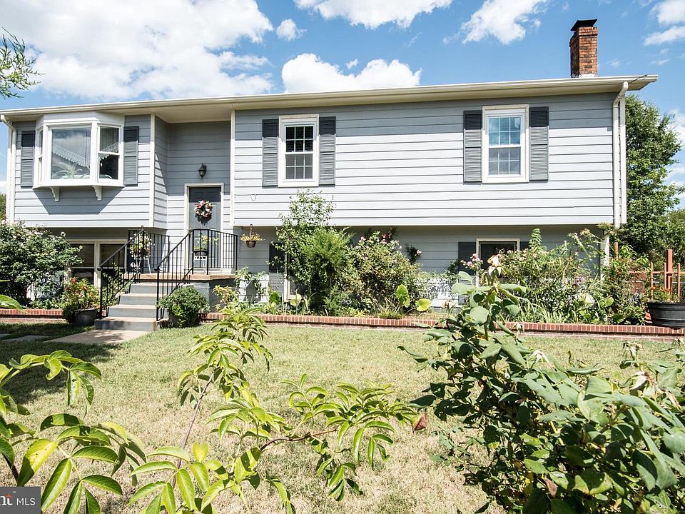 1st image of 10937 Blake Ln