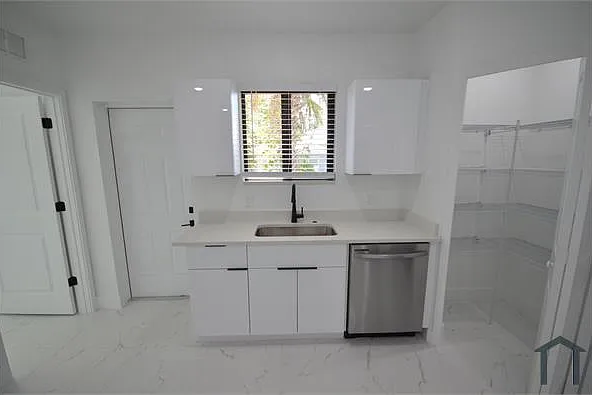 2132 Barker Blvd — Photo 29