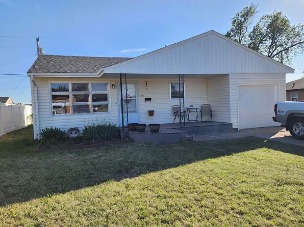 206 E 25th St, Hays, KS 67601