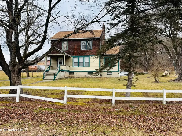 617 Old Willow Ave, Honesdale, PA 18431
