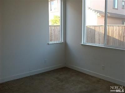 5th image of 330 Dale Ct