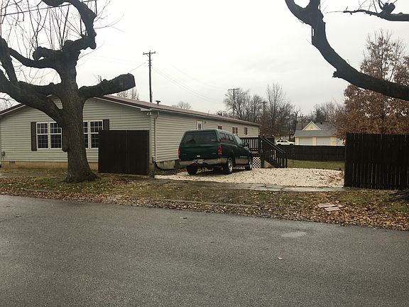 4th image of 123 W Dale St
