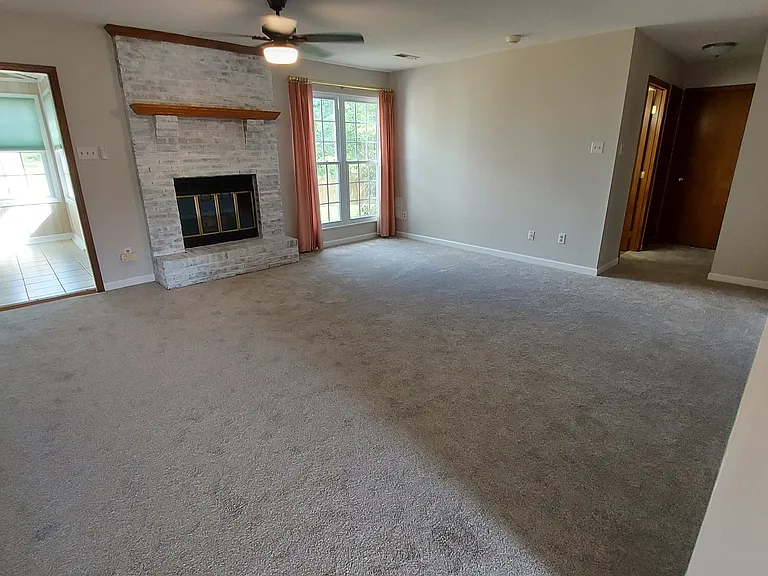 1335 Windamere Rd — Photo 4