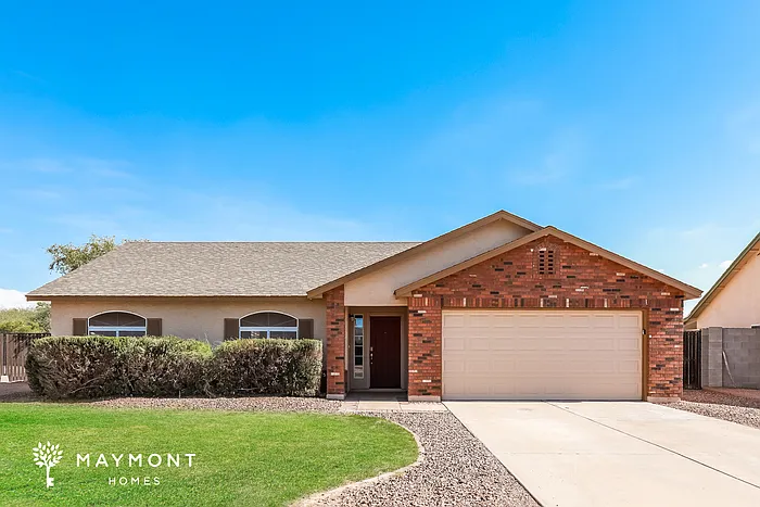 3 bed, 2.0 bath, 1421 sqft, $2,100 — Photo 1