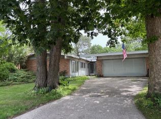 1435 Warrington Rd, Deerfield, IL 60015