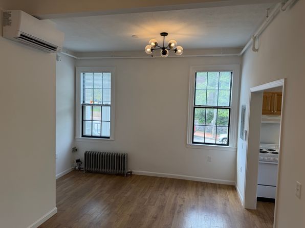 79 High St #1C