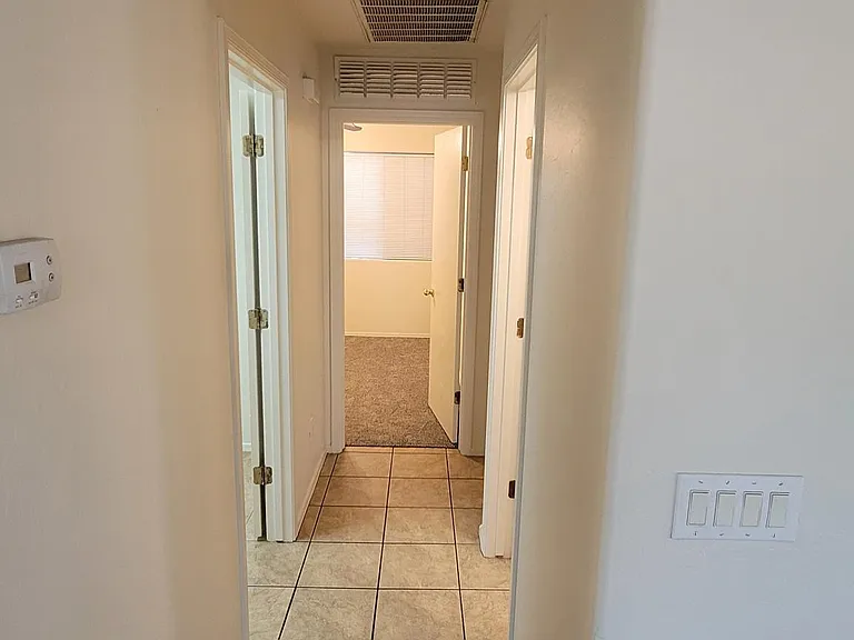 7424 S 37th Ln — Photo 4