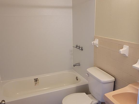 3rd image of 4934-4940 Leeper St #4938