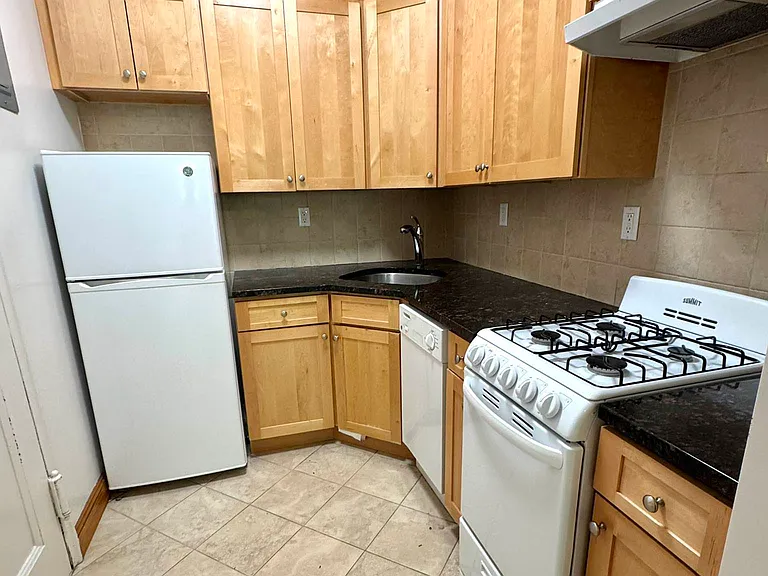 12 W 75th St #2A — Photo 8