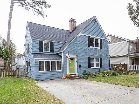 3rd image of 9606 Selby Pl