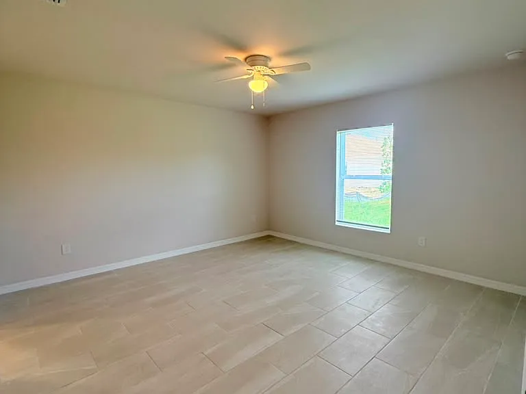 622 SE 7th St — Photo 7