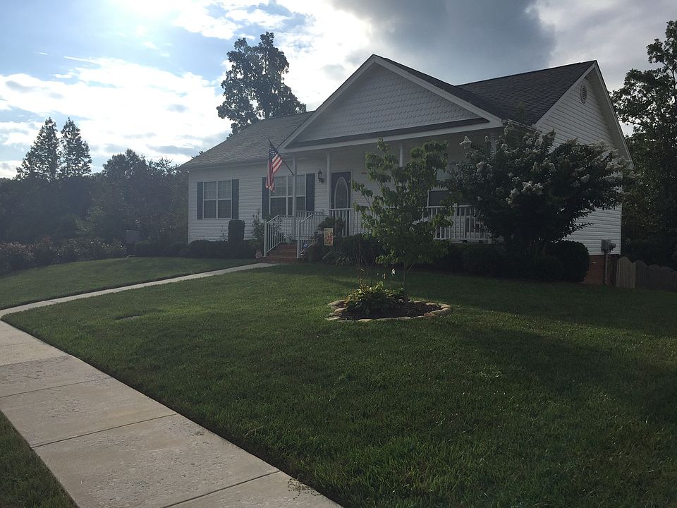 2nd image of 10202 Sovereign Pointe Dr