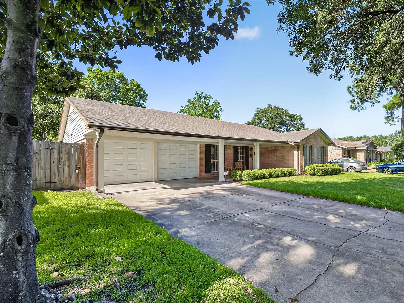 3 bed, 2.0 bath, 1818 sqft, $2,450 — Photo 2