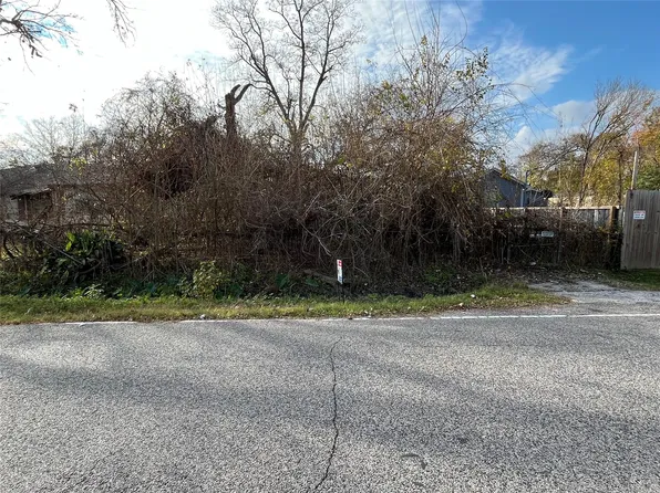 11905 Comet Dr, Houston, TX 77086