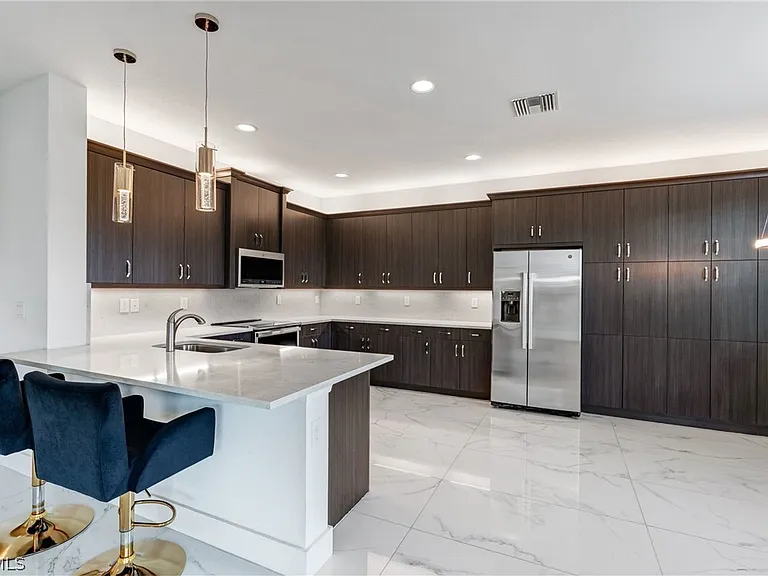 11604 Meadowrun Cir — Photo 13