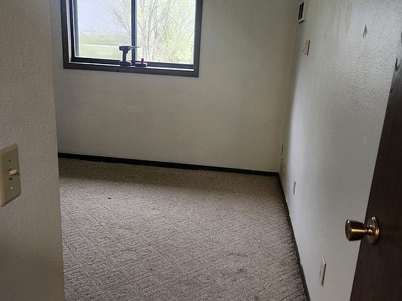 4th image of 515 22nd Ave W #319