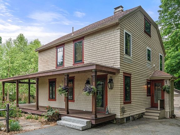 3rd image of 203 Chapman St