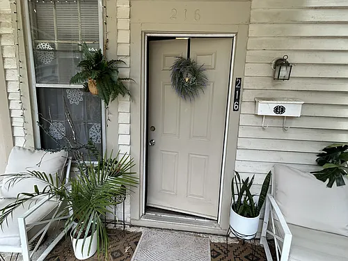 216 Dexter Pl Photo 1